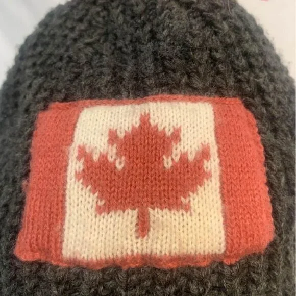 Roots retro winter hat toque. Charcoal grey. YOUTH. - Picture 3 of 6